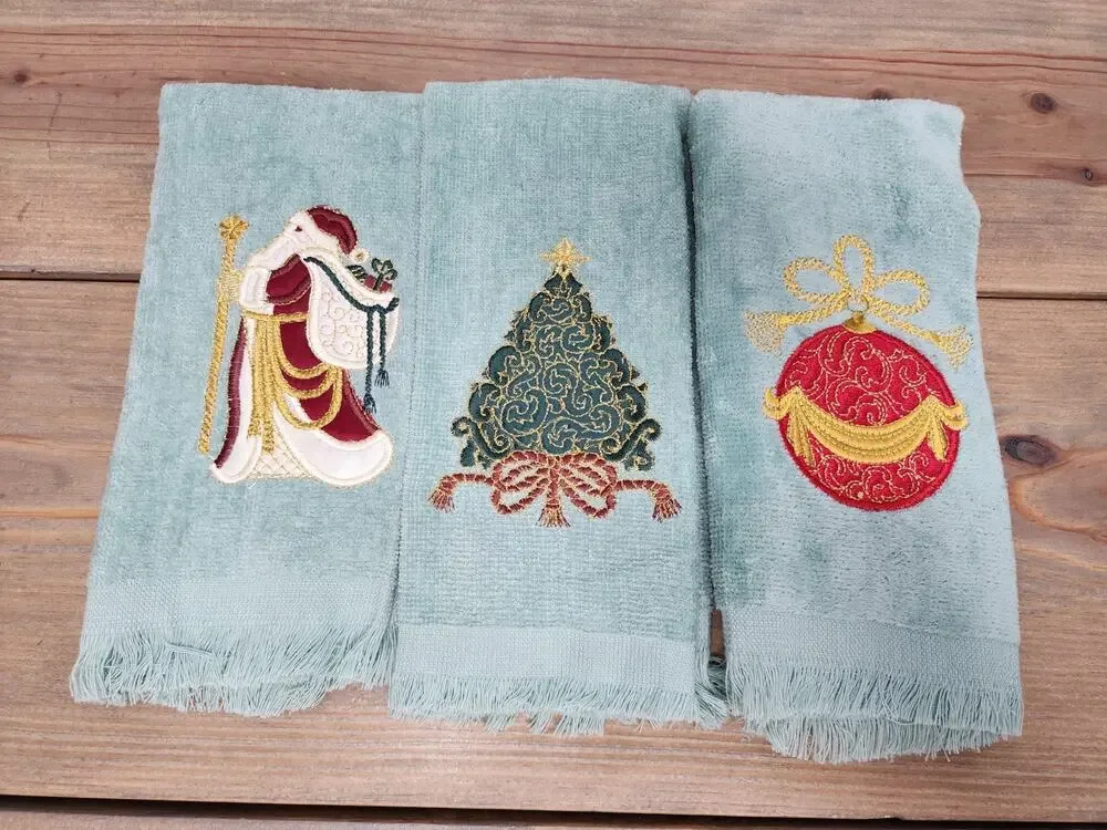 Christmas Holiday Hand Towels Lot Of 3 Green 17.5